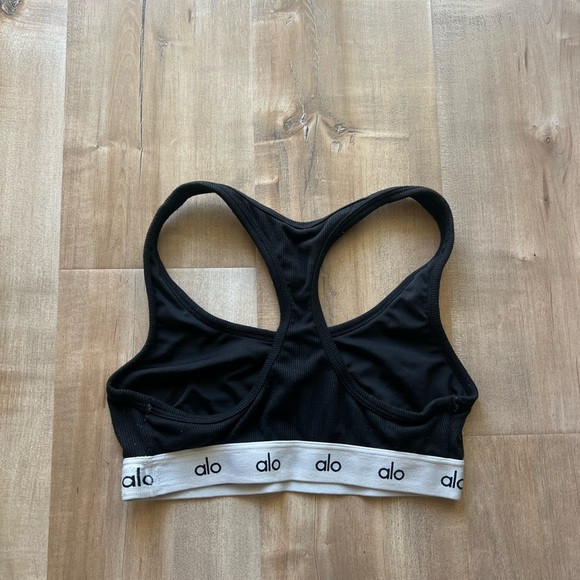 Alo Ribbed Bra - Picture 4 of 4